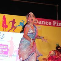 Sonali Kulkarni - Sonali Kulkarni perform on Lavani Dance at Mulund festival 2013 Photos